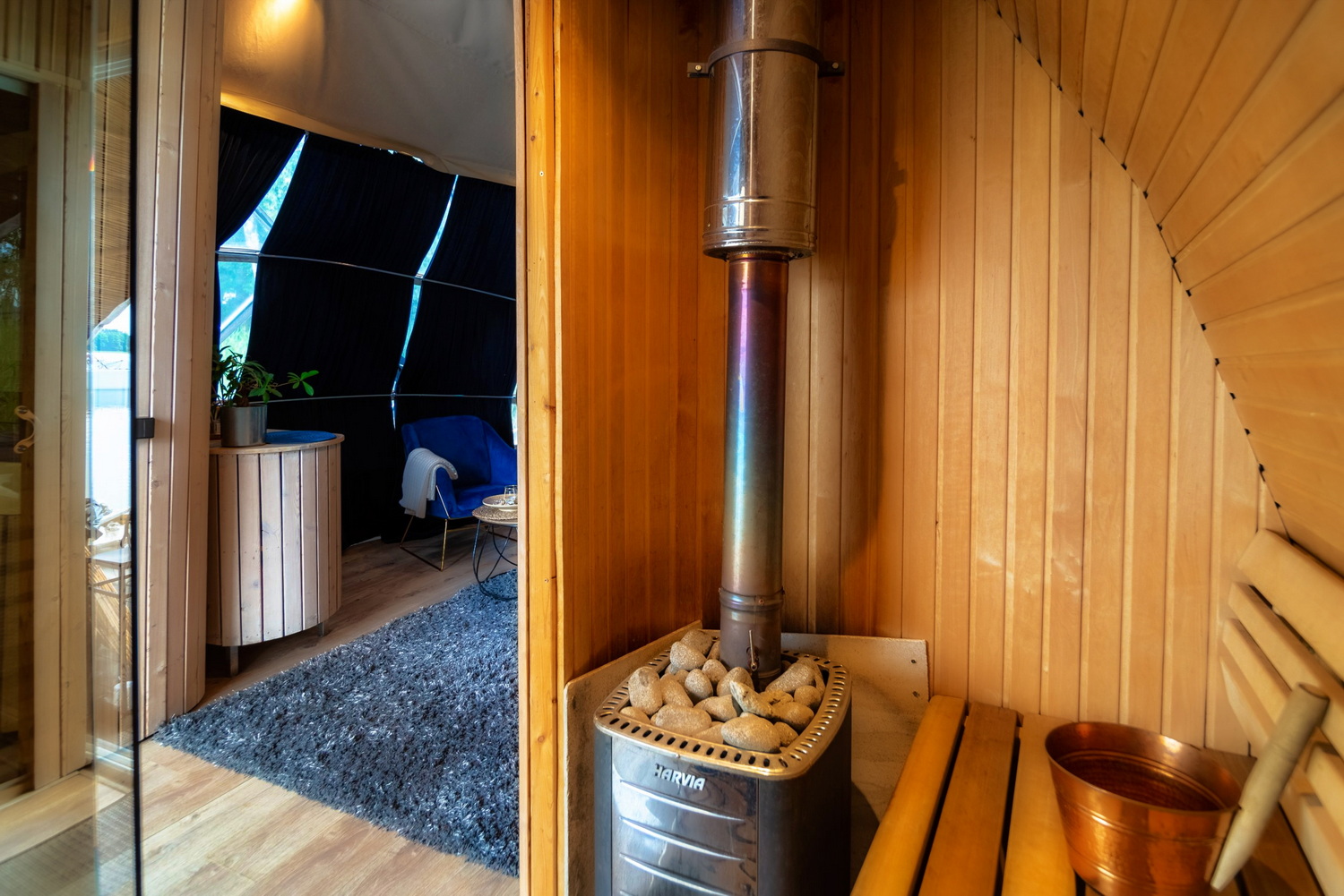 Float Dome terasa ir panoraminis vaizdas į vandenį