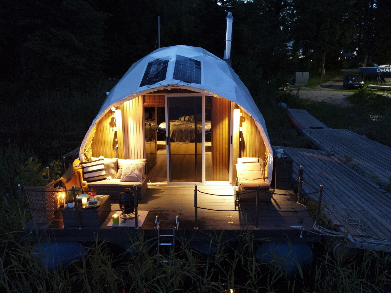 Float Dome pontoninės platformos ir terasos konstrukcinė kryptis